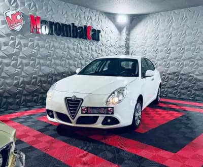 Vendo Alfa Romeo Giulietta 2012 - 13750 EUR, 119336 km - AUTO.MOTO.pt