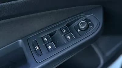 Vendo Volkswagen Golf 2021 - 39900 EUR, 55600 km - AUTO.MOTO.pt