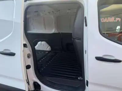Vendo Peugeot Partner 2022 - 13900 EUR, 118623 km - AUTO.MOTO.pt