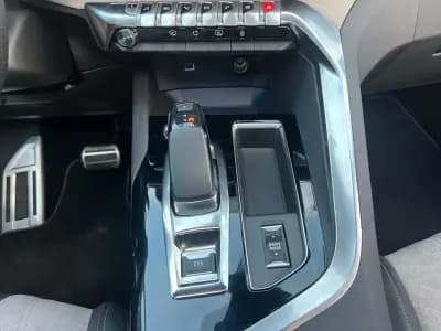 Vendo Peugeot 3008 2022 - 22900 EUR, 94740 km - AUTO.MOTO.pt