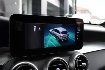 Vendo Mercedes-Benz GLC 300 2020 - 36900 EUR, 148682 km - AUTO.MOTO.pt