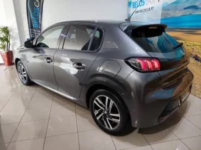 Sell Peugeot 208 2018 - 13990 EUR, 37000 km - AUTO.MOTO.pt