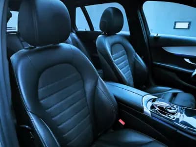 Vendo Mercedes-Benz C 300 2020 - 28950 EUR, 166000 km - AUTO.MOTO.pt