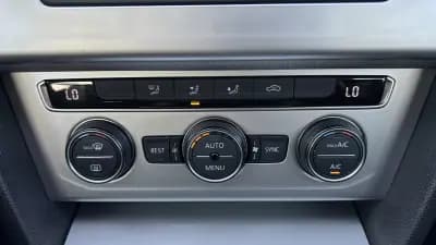 Vendo Volkswagen Passat 2018 - 16499 EUR, 183121 km - AUTO.MOTO.pt