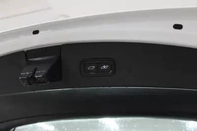 Sell Polestar 2 2023 - 30900 EUR, 64282 km - AUTO.MOTO.pt