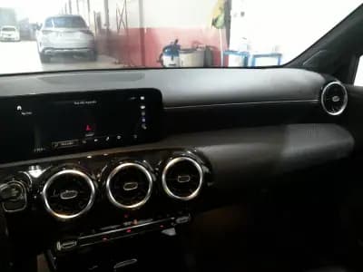 Vendo Mercedes-Benz A 250 2021 - 23700 EUR, 96021 km - AUTO.MOTO.pt