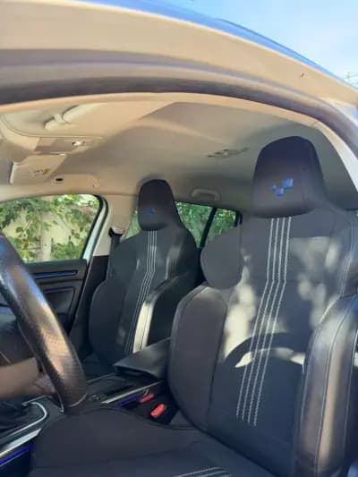 Vendo Renault Mégane 2018 - 16900 EUR, 102599 km - AUTO.MOTO.pt