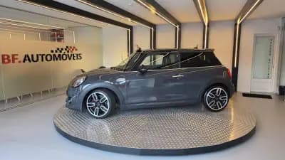 Vendo MINI 2019 - 24900 EUR, 114062 km - AUTO.MOTO.pt