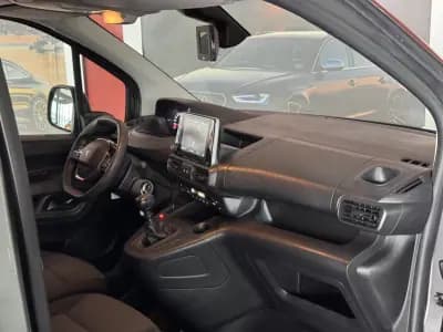 Vendo Peugeot Partner 2022 - 16990 EUR, 79102 km - AUTO.MOTO.pt