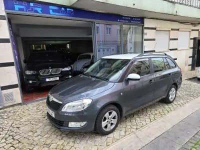 Vendo Skoda Fabia Break 2012 - 6000 EUR, 165296 km - AUTO.MOTO.pt