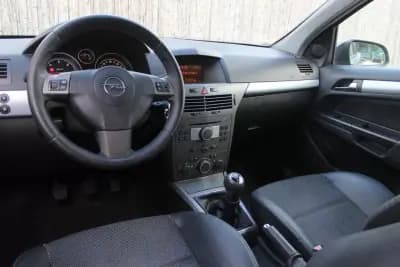 Sell Opel Astra Caravan 2007 - 5500 EUR, 142500 km - AUTO.MOTO.pt