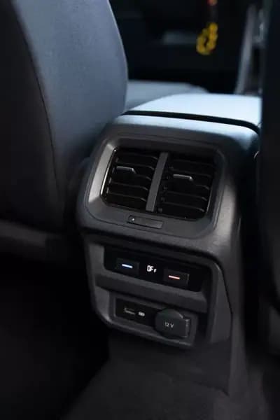 Sell Volkswagen Tiguan Allspace 2018 - 29890 EUR, 105000 km - AUTO.MOTO.pt