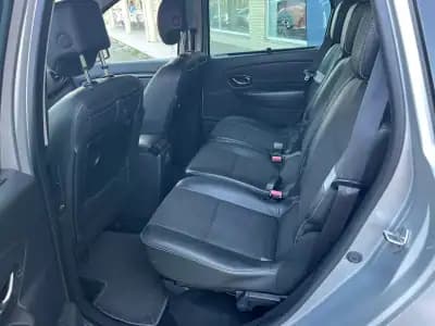 Sell Renault Grand Scénic 2015 - 9900 EUR, 291000 km - AUTO.MOTO.pt