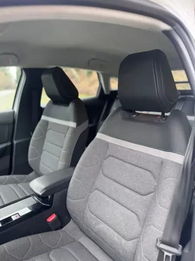 Vendo Citroën C4 2023 - 21500 EUR, 141295 km - AUTO.MOTO.pt