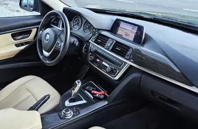Vendo BMW 320 2013 - 18999 EUR, 129000 km - AUTO.MOTO.pt