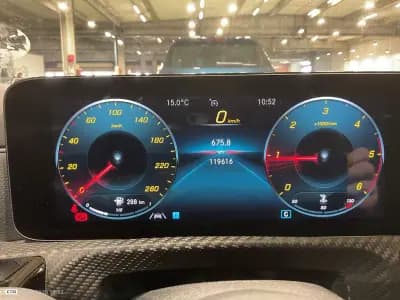 Vendo Mercedes-Benz CLA 180 2021 - 25900 EUR, 119616 km - AUTO.MOTO.pt