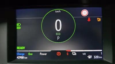 Vendo Opel Corsa-e 2022 - 17990 EUR, 42000 km - AUTO.MOTO.pt