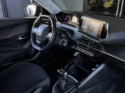 Vendo Peugeot 2008 2020 - 16990 EUR, 140450 km - AUTO.MOTO.pt