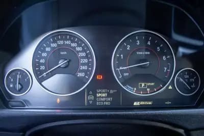 Vendo BMW 330 2016 - 21900 EUR, 146000 km - AUTO.MOTO.pt