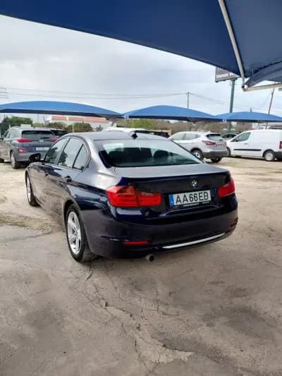 Vendo BMW 318 2014 - 14900 EUR, 230000 km - AUTO.MOTO.pt