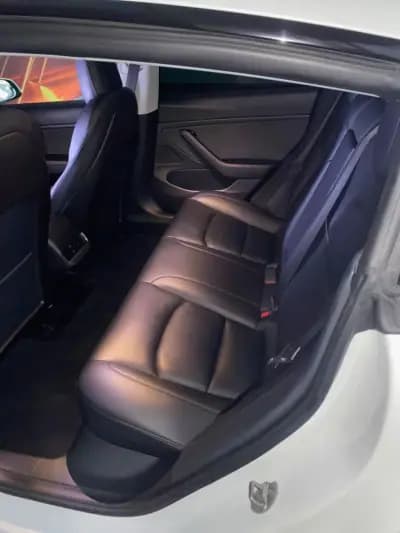 Vendo Tesla Model 3 2020 - 29900 EUR, 108726 km - AUTO.MOTO.pt