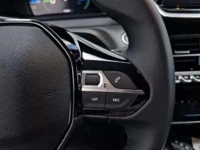 Vendo Peugeot 208 2023 - 29250 EUR, 4874 km - AUTO.MOTO.pt