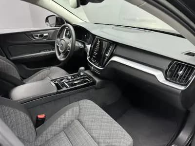 Vendo Volvo V60 2023 - 37500 EUR, 75000 km - AUTO.MOTO.pt