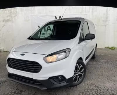 Vendo Ford Transit Courier 2022 - 15000 EUR, 51442 km - AUTO.MOTO.pt