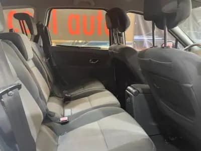 Vendo Renault Grand Scénic 2012 - 8899 EUR, 230000 km - AUTO.MOTO.pt