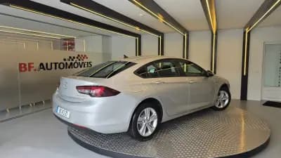 Sell Opel Insignia Grand Sport 2018 - 12900 EUR, 149839 km - AUTO.MOTO.pt