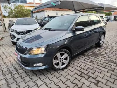 Vendo Skoda Fabia 2015 - 11900 EUR, 130000 km - AUTO.MOTO.pt