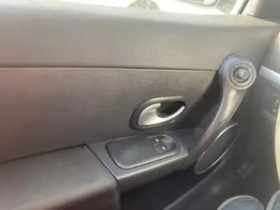 Vendo Renault Clio 2010 - 4990 EUR, 207500 km - AUTO.MOTO.pt