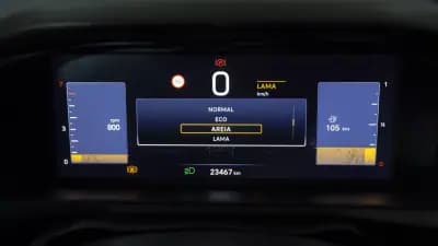 Vendo Jeep Avenger 2024 - 20900 EUR, 23500 km - AUTO.MOTO.pt