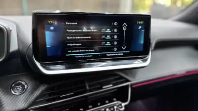 Vendo Peugeot e-2008 2022 - 21900 EUR, 67769 km - AUTO.MOTO.pt