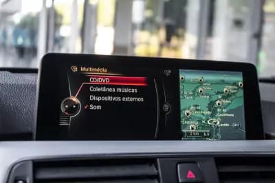 Vendo BMW 318 2015 - 16900 EUR, 246569 km - AUTO.MOTO.pt