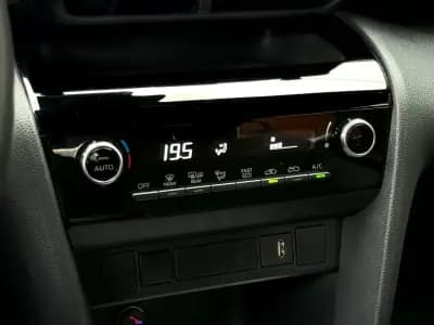 Sell Toyota Yaris Cross 2023 - 26750 EUR, 18000 km - AUTO.MOTO.pt