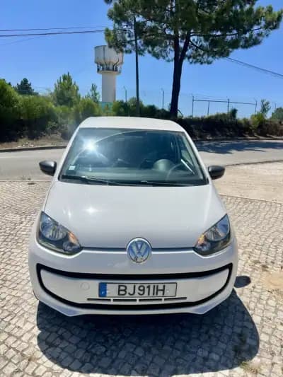 Vendo Volkswagen Up! 2013 - 5499 EUR, 144000 km - AUTO.MOTO.pt
