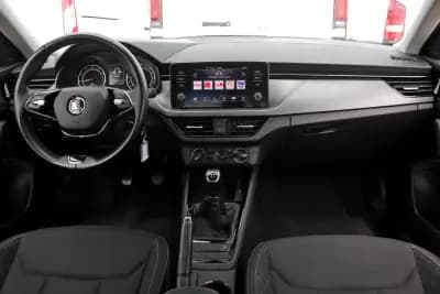 Vendo Skoda Kamiq 2023 - 17900 EUR, 77340 km - AUTO.MOTO.pt