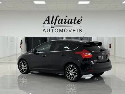 Vendo Ford Focus 2012 - 8990 EUR, 197000 km - AUTO.MOTO.pt