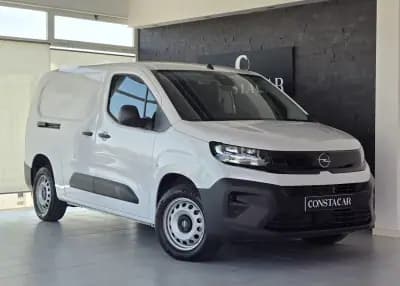 Vendo Opel Combo 2024 - 21900 EUR, 11972 km - AUTO.MOTO.pt