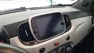 Vendo Fiat 500C 2021 - 10990 EUR, 124873 km - AUTO.MOTO.pt