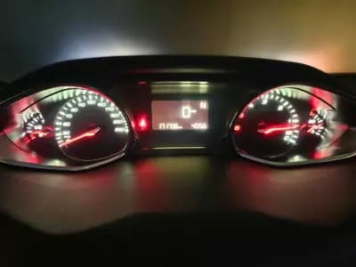 Sell Peugeot 308 2016 - 15500 EUR, 171736 km - AUTO.MOTO.pt