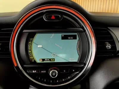 Vendo MINI One 2016 - 12999 EUR, 132000 km - AUTO.MOTO.pt