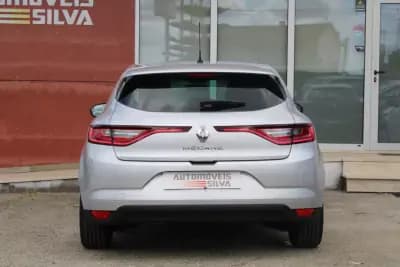Sell Renault Mégane 2020 - 13990 EUR, 180000 km - AUTO.MOTO.pt