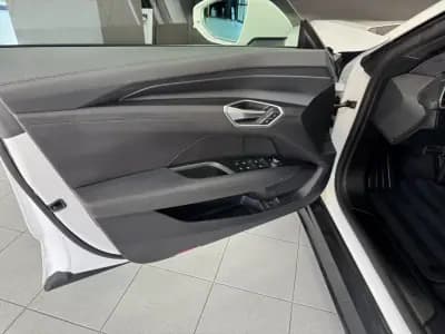 Vendo Audi e-tron GT 2023 - 62500 EUR, 53927 km - AUTO.MOTO.pt