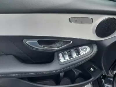 Sell Mercedes-Benz GLC 250 2017 - 29700 EUR, 197300 km - AUTO.MOTO.pt