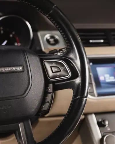 Vendo Land Rover Range Rover Evoque 2016 - 20950 EUR, 148000 km - AUTO.MOTO.pt