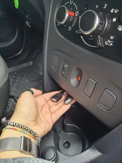 Vendo Dacia Sandero 2020 - 10400 EUR, 108000 km - AUTO.MOTO.pt