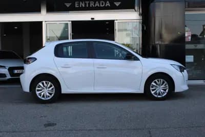 Sell Peugeot 208 2022 - 13400 EUR, 45338 km - AUTO.MOTO.pt