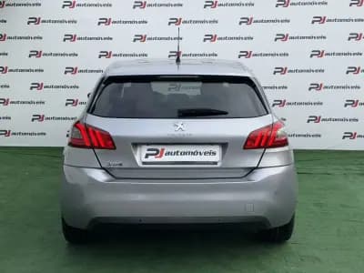 Sell Peugeot 308 2018 - 12990 EUR, 88000 km - AUTO.MOTO.pt